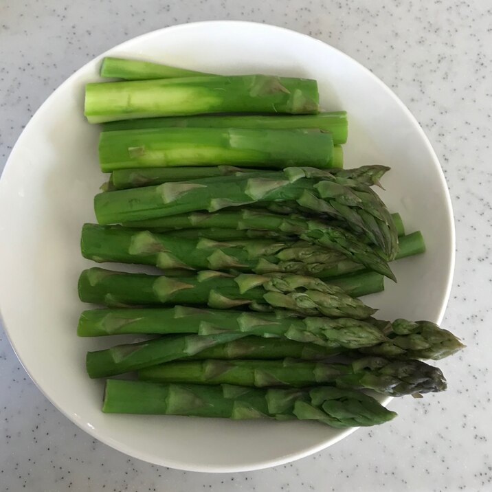 簡単おいしい，ゆでアスパラ